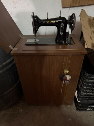 Máquina de Coser Antigua SIGMA (precio negociable)