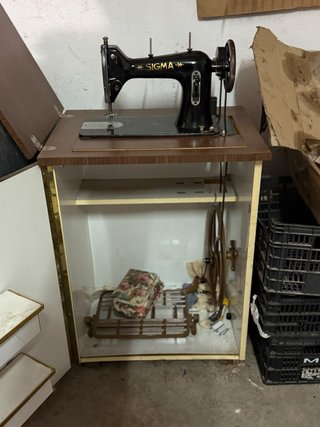Máquina de Coser Antigua SIGMA (precio negociable)