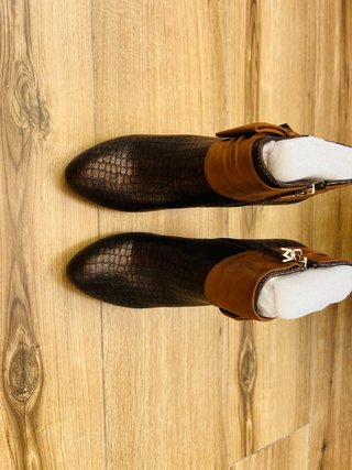Botines Marrones con Lazo