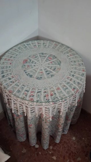 Mesa Camilla Pequeña con Cristal (65 cm)