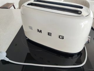 Tostador Smeg Crema