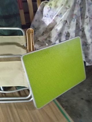 Juego de Sillas y Mesa Plegables
