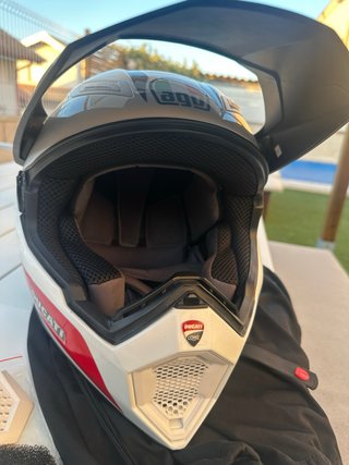 Casco AGV AX9 Ducati con Intercomunicador Sena