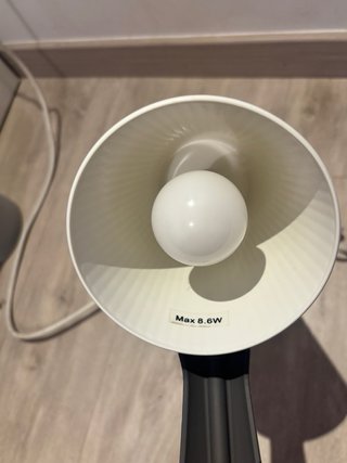 Lámpara Escritorio/Noche SVALLET + Bombilla LED