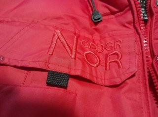 Plumas Norway Rojo