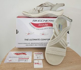 Sandalias Skechers Beige Talla 38