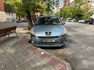 Peugeot 5008 2013