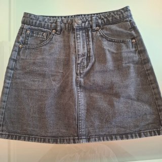 Minifalda vaquera Stradivarius gris