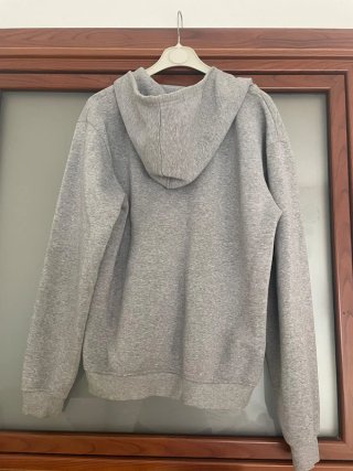 Chaqueta de chándal gris con cremallera