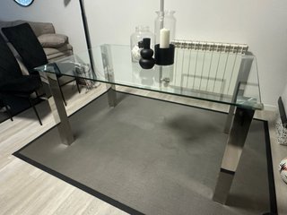 Mesa de Comedor de Cristal y Metal
