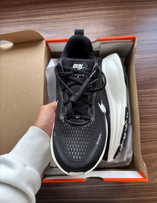 Zapatillas Nike Vomero 18 Talla 43