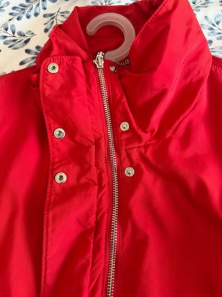 Gabardina Geox Roja Talla 48 española.