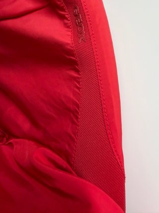 Gabardina Geox Roja Talla 48 española.