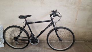Bicicleta de Montaña Strike Negra