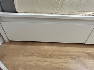 Cama Malm con 4 cajones 180x200