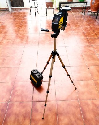 Nivel Láser DeWalt 2 Líneas + Trípode
