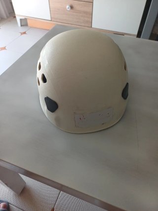 Casco escalada y ferratas Peltz