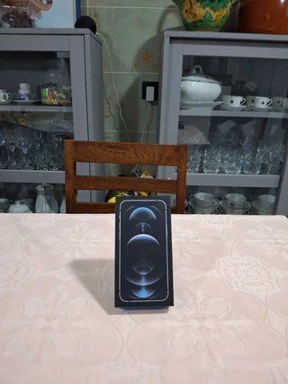 Caja iPhone 12 Pro Max blanco