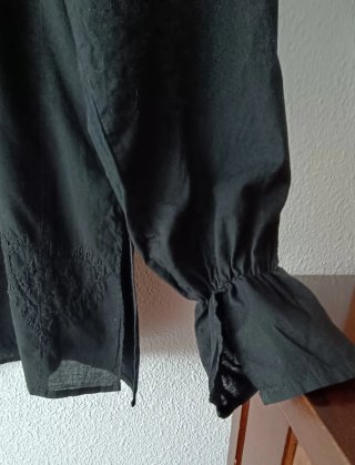 Blusa para baturra Negra Bordada TALLA S