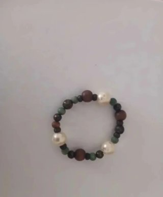 Pulsera de cuentas de madera y perlas