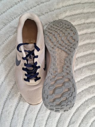 Zapatillas Nike Beige