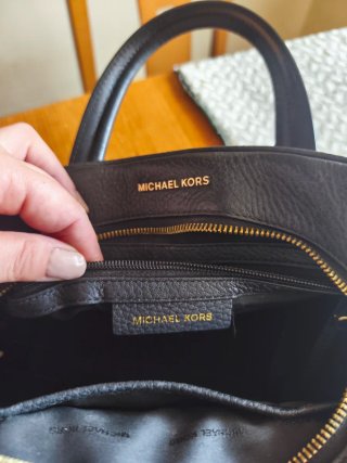 Bolso Michael Kors Negro Tachuelas Candado