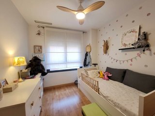 Piso de 4 hab. como nuevo para entrar a vivir gara