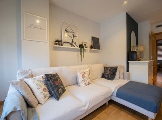 Piso de 4 hab. como nuevo para entrar a vivir gara