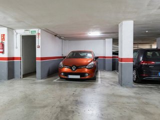 Piso de 4 hab. como nuevo para entrar a vivir gara