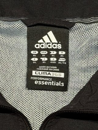 Chaqueta adidas Negra