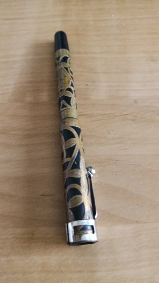 Pluma Estilográfica Antigua con Filigranas