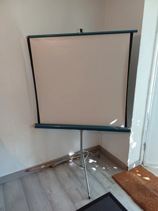 Pantalla de Proyección Hama con Trípode