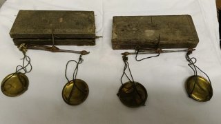 Set de 2 Balanzas de Precisión Antiguas