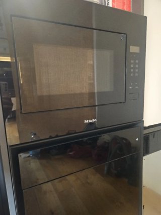 Microondas Miele M 2240 SC negro