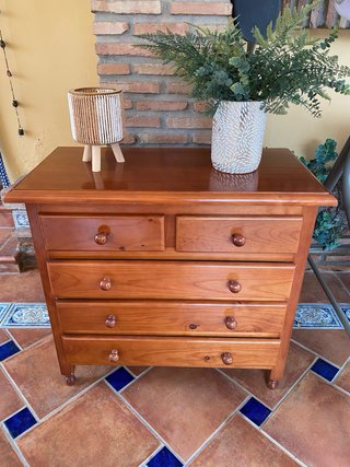 Cómoda de madera con 5 cajones No envio!!!