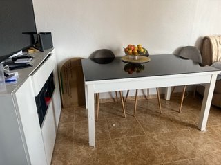 Mesa de Comedor Blanca y Negra