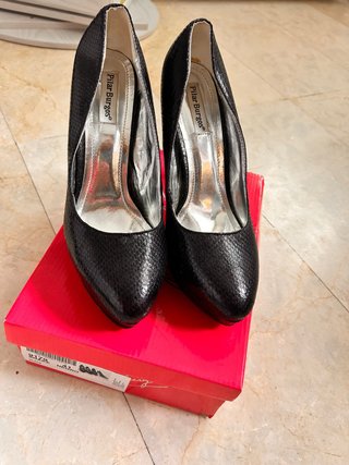 Zapatos de tacón Pilar Burgos negros
