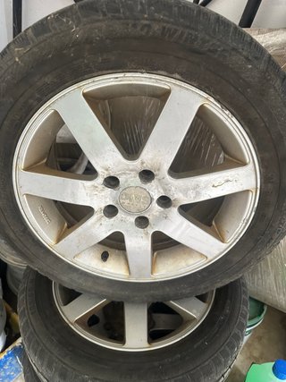 Set de 4 Llantas con Neumáticos