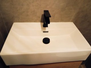 Mueble de baño lavabo madera y cerámica
