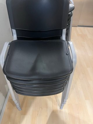 Scrivania e Sedia da Ufficio