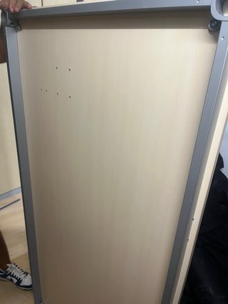 Scrivania e Sedia da Ufficio