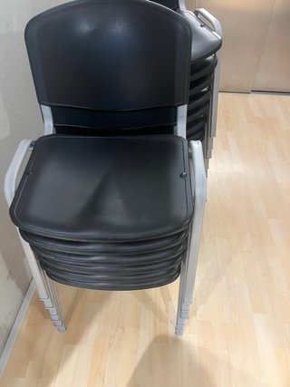 Scrivania e Sedia da Ufficio