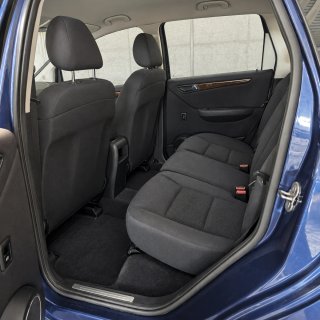 MERCEDES CLASE A 200 CDI *MANTENIMIENTO COMPLETO*
