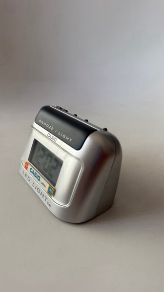 Reloj Casio LED Digital de Mesa