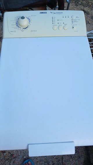 Lavadora blanca carga superior