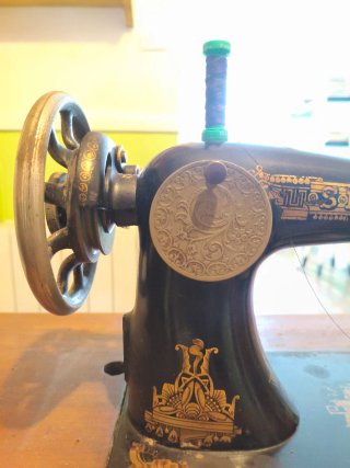 Máquina de coser Singer antigua
