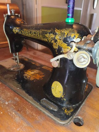 Máquina de coser Singer antigua