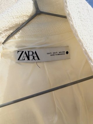 Chaqueta Zara corta botones dorados
