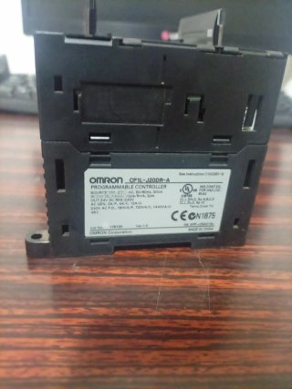 Autómata Programable Omron SYSMAC CP1L-J