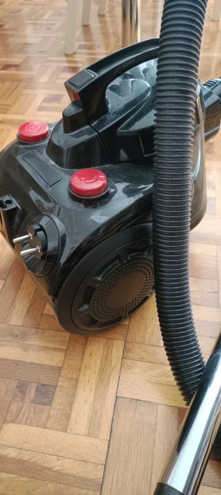 Aspirador negro casi nuevo